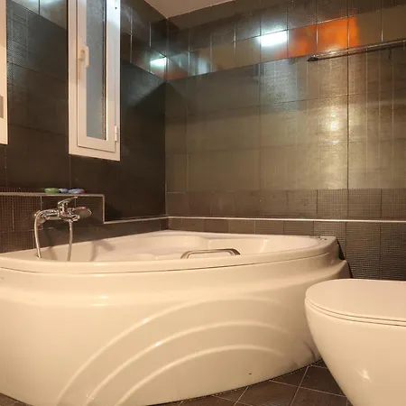Apartment White Tower Family With Jacuzzi - Perfect Hospitality Thessaloniki