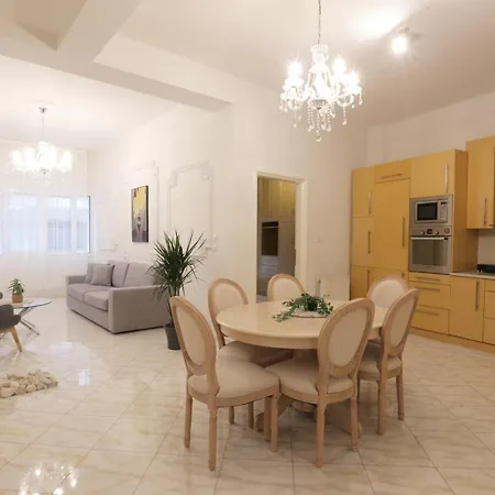 Apartment White Tower Family With Jacuzzi - Perfect Hospitality Thessaloniki